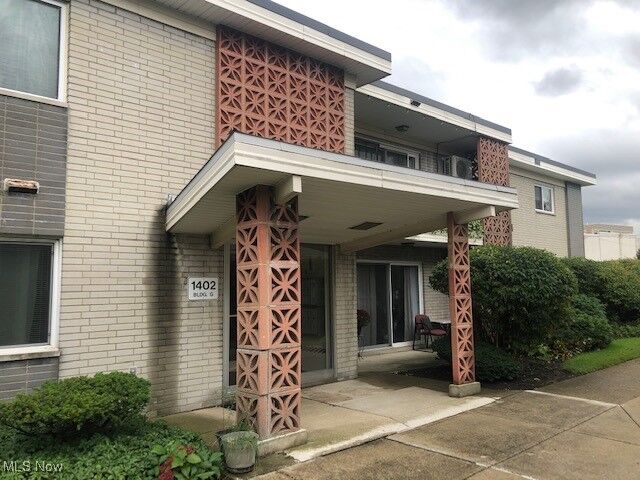Property Photo:  1402 Golden Gate Boulevard  OH 44124