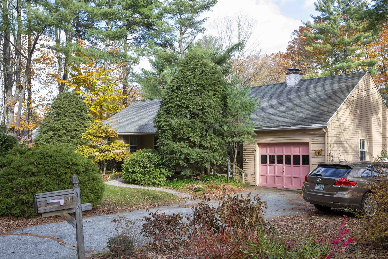 Property Photo:  311 Old Street Road  NH 03458