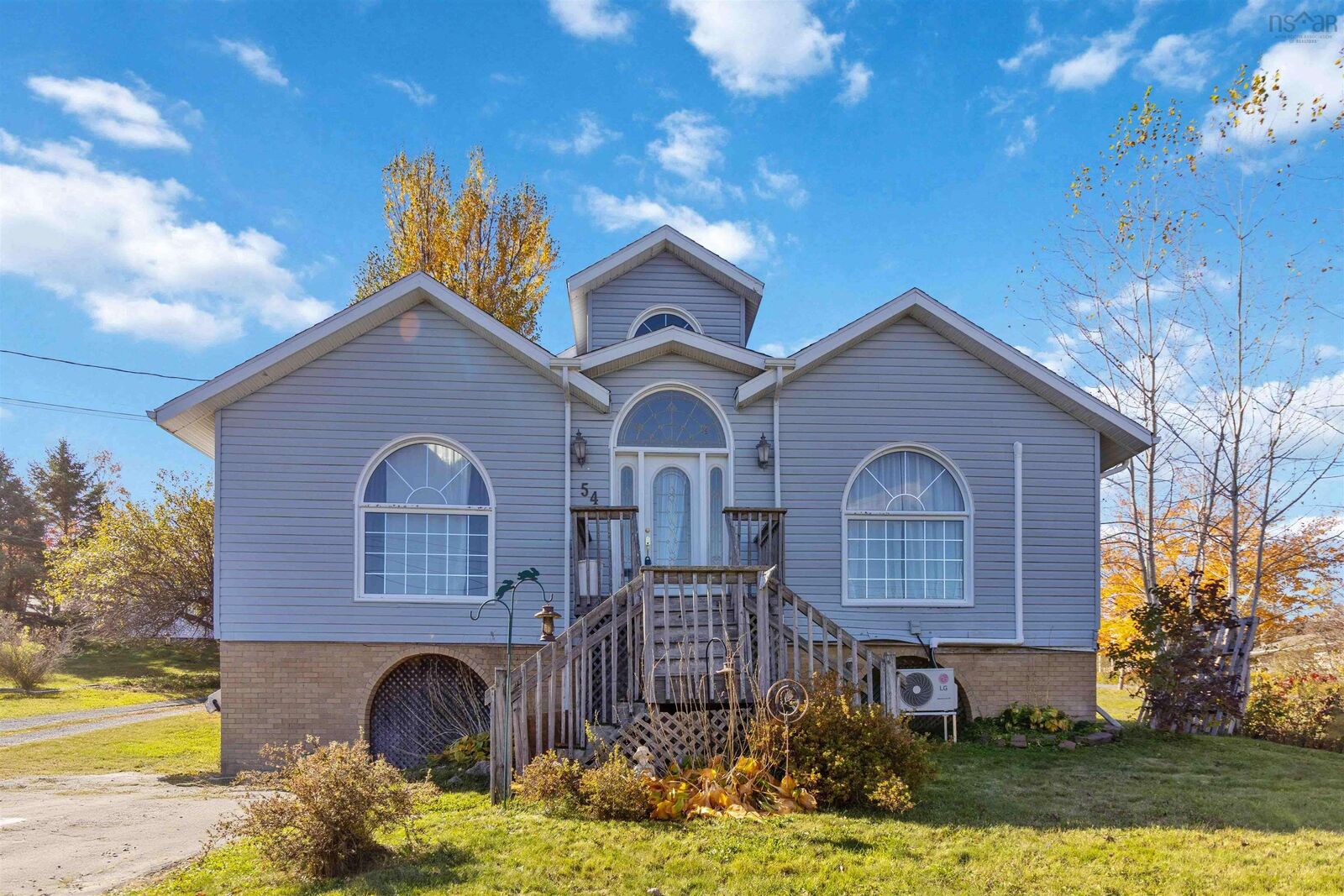 Photo de la propriété:  54 Maclaughlin Road  NS B2W 3R9