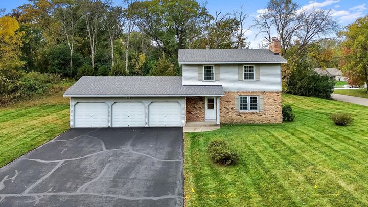 Property Photo: 2000 Runnymeade Court MN 55305