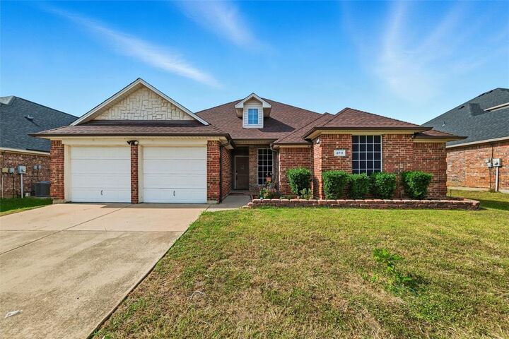 Photo de la propriété:  2711 Lake Way Drive  TX 75052
