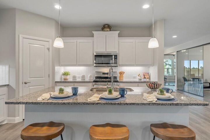 Property Photo:  137 Medina Lane  TX 76078