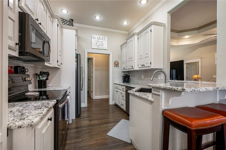 Property Photo:  701 Drake Street  AR 72712