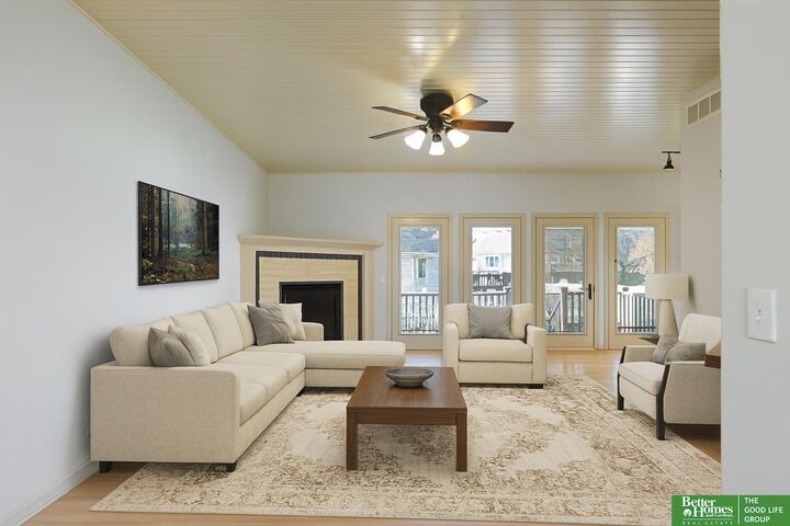 Property Photo:  701 Fenwick Street  NE 68046