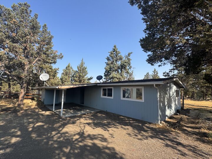 Property Photo:  963 NW 55th Street  OR 97756