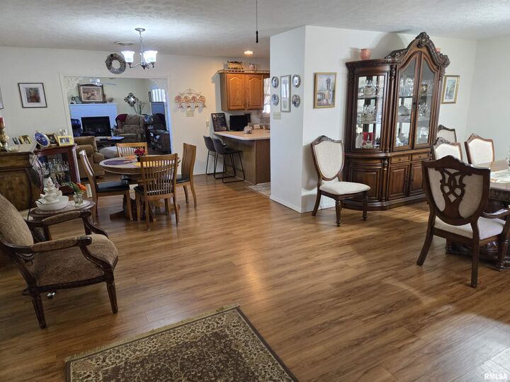 Property Photo:  1708 Remington Court  IL 62959