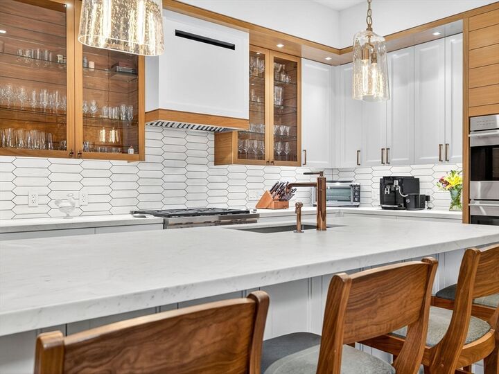 Property Photo:  45 Temple Street 408  MA 02114 