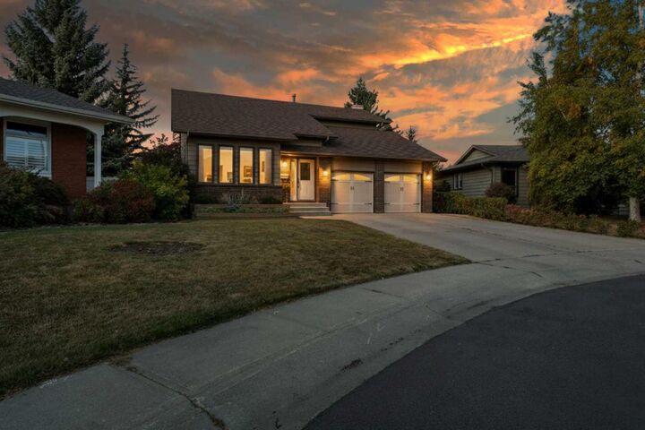 Photo de la propriété:  30 Comfort Close  AB T4P 2T7