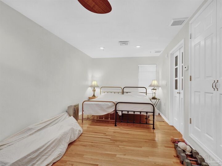 Property Photo: 111 Euclid St FL 32503