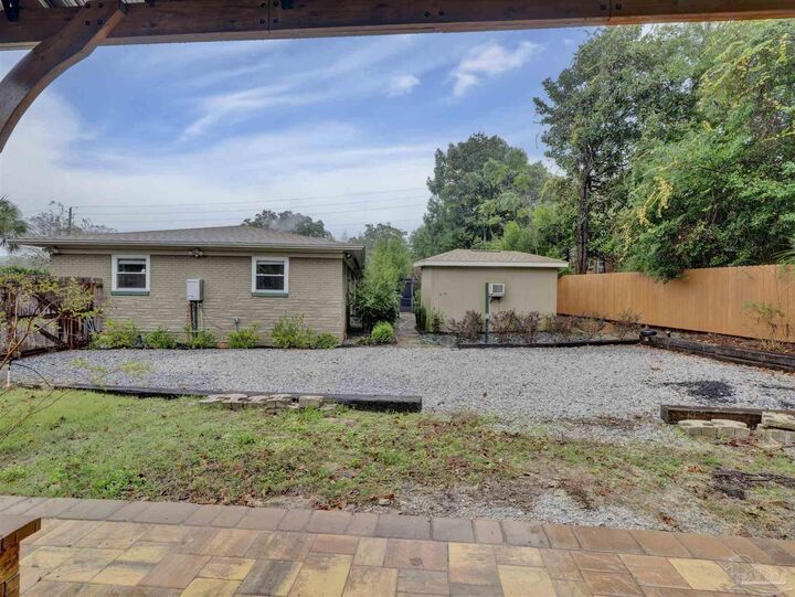 Property Photo: 111 Euclid St FL 32503