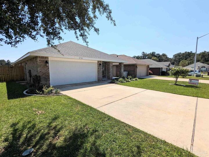 Property Photo:  4723 Frances St  FL 32571