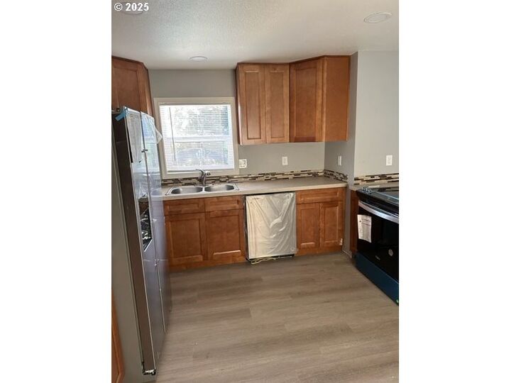 Property Photo:  5103 NE 42nd Ave  OR 97218