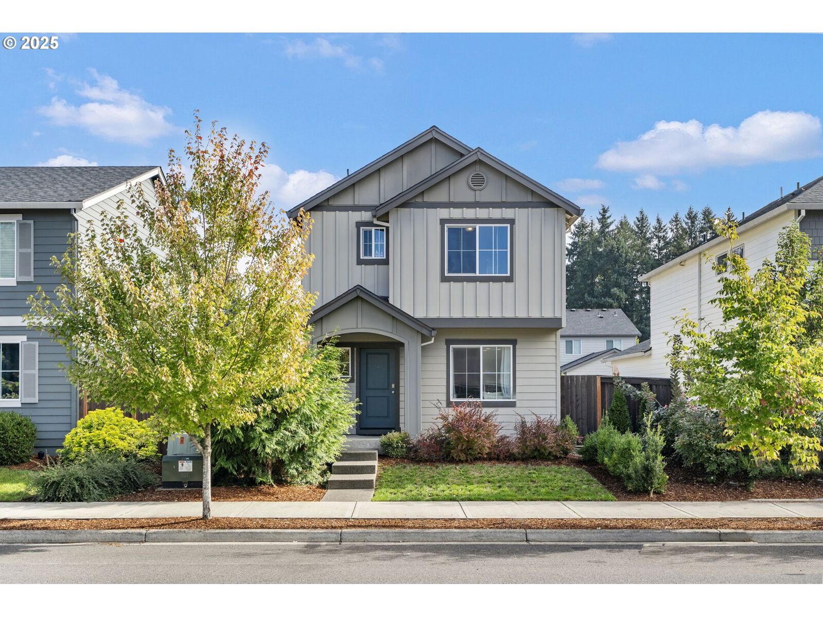 Property Photo:  551 NE 137th Ave  WA 98684
