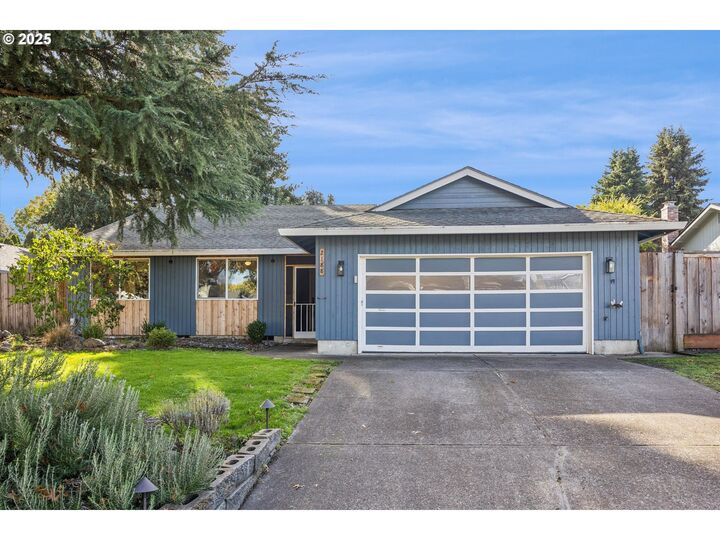 Property Photo:  2188 SE Willow Ct  OR 97123 