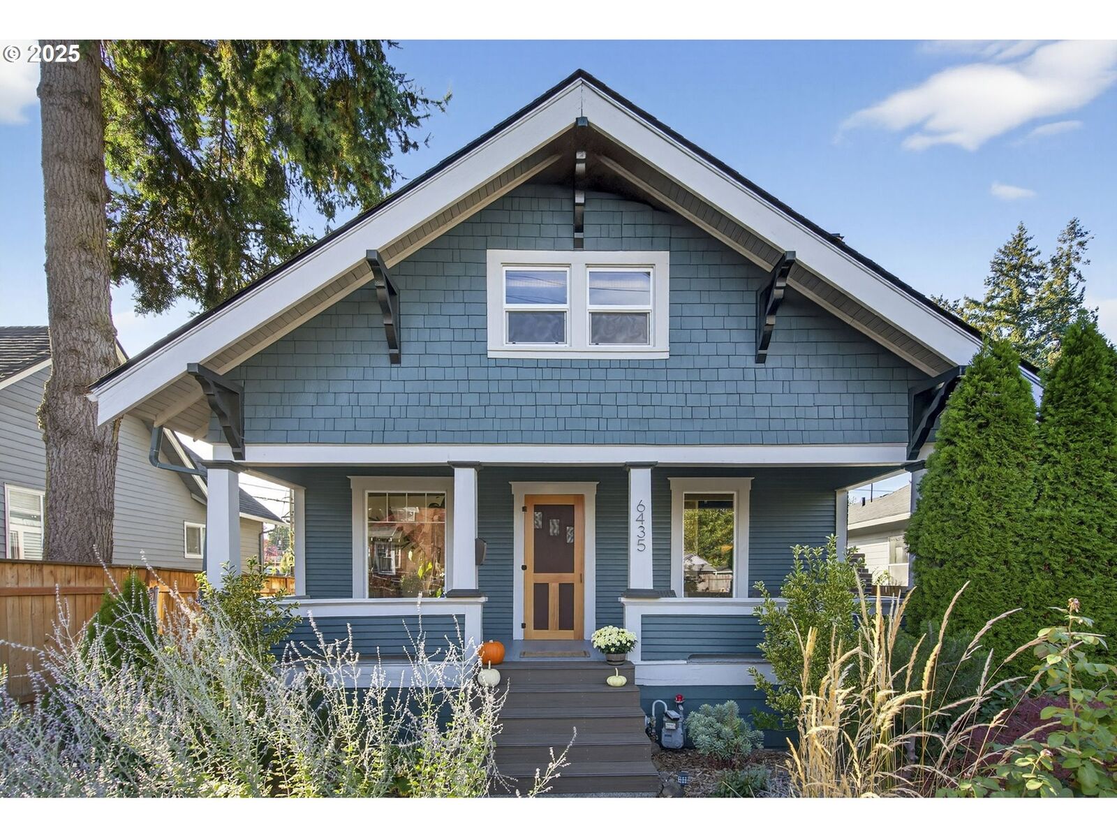 Property Photo: 6435 SE 80th Pl OR 97206