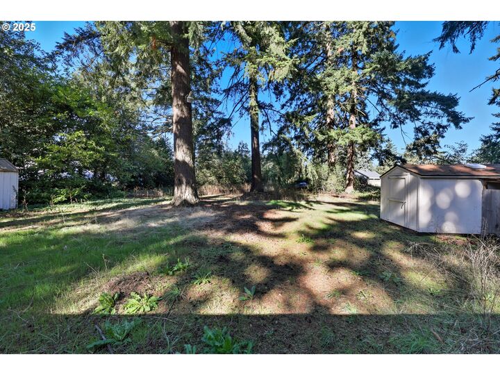 Property Photo: 12825 SE Lincoln St OR 97233