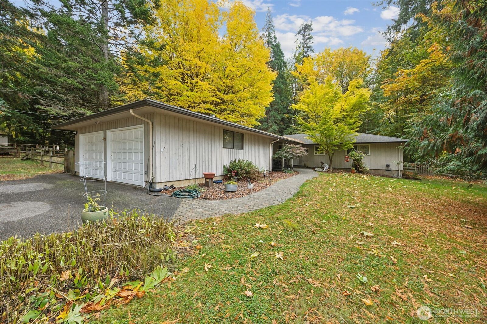 3 bed Olympia home for sale: 5700 Cooper Point Road NW, Olympia, WA 98502