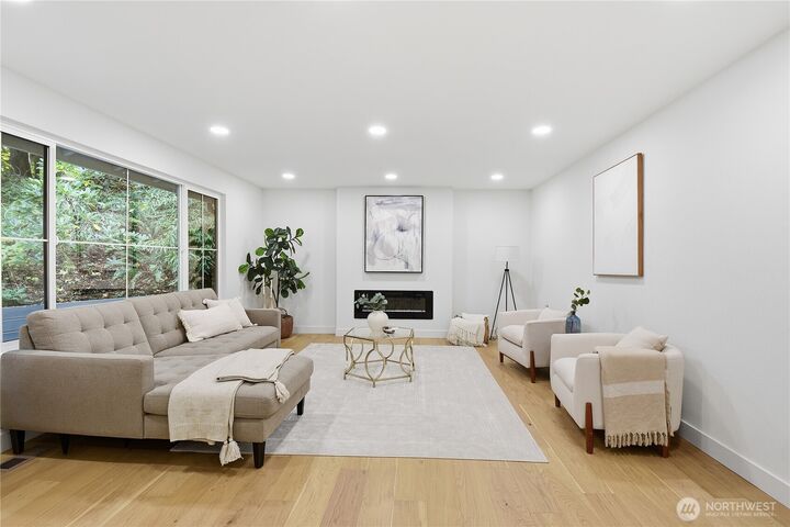 Property Photo:  4313  278th Ave SE  WA 98024 