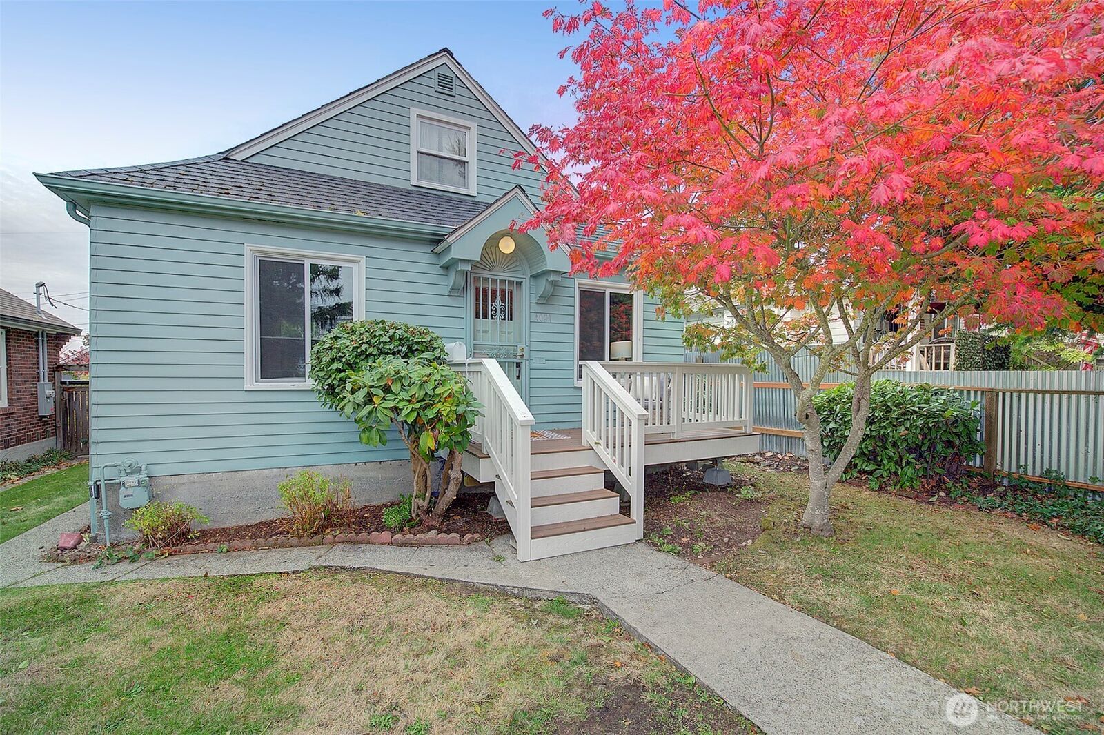 Property Photo:  4021  40th Avenue SW  WA 98116