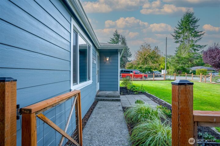 Property Photo:  4537  14th Way SE  WA 98503 