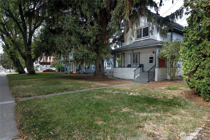 Property Photo:  603 E 3rd Avenue  WA 98926