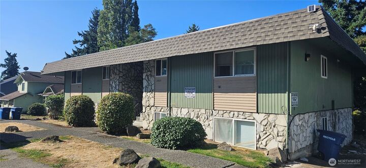 Property Photo:  24021  25th Avenue S  WA 98198