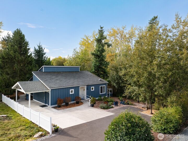 Property Photo:  1416  32nd Street  WA 98225 