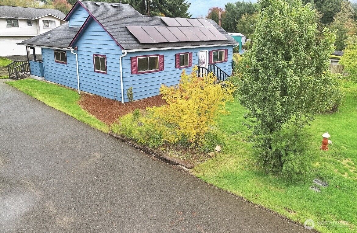 Property Photo:  870  4th Street  WA 98294