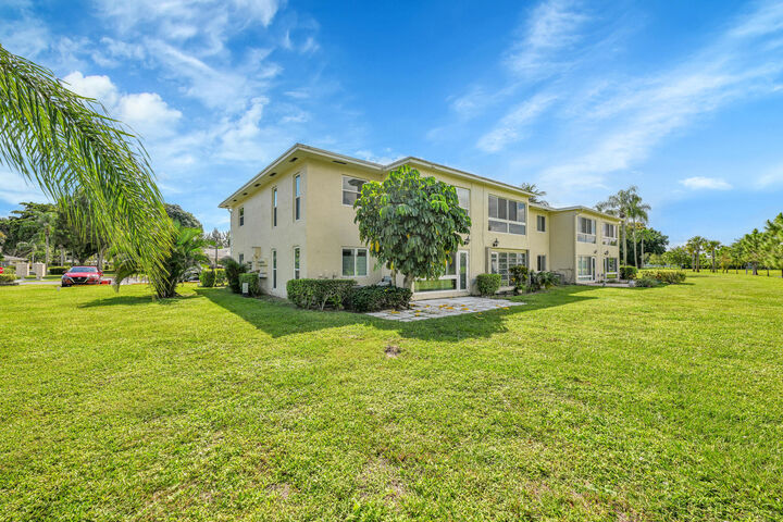 Property Photo: 13791 Flora Place D FL 33484
