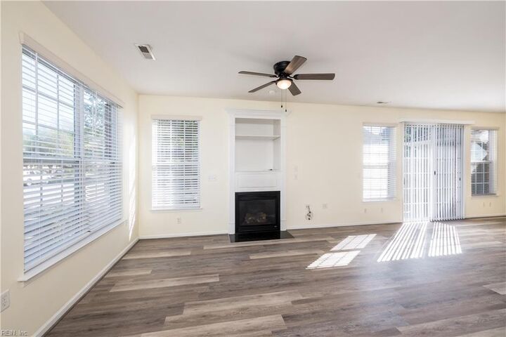 Property Photo:  1017 Farrcroft Way  VA 23455 