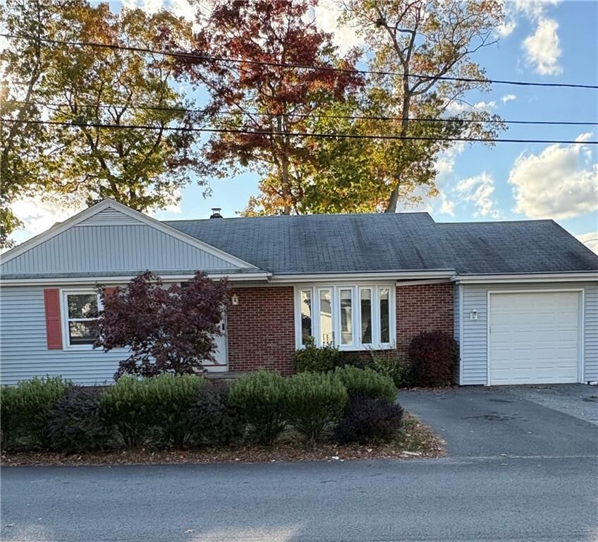 Property Photo:  25 Pensaukee Avenue  RI 02911