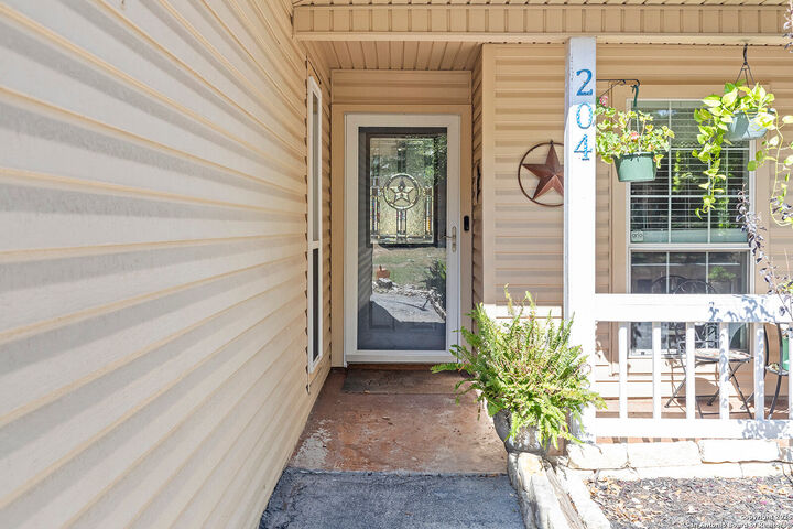 Property Photo: 204 Lake Park Loop TX 78133