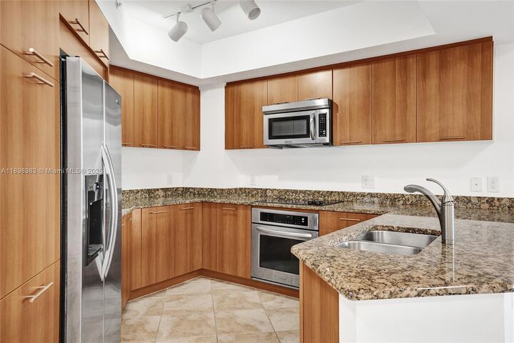 Property Photo:  510 NW 84th Ave 518  FL 33324