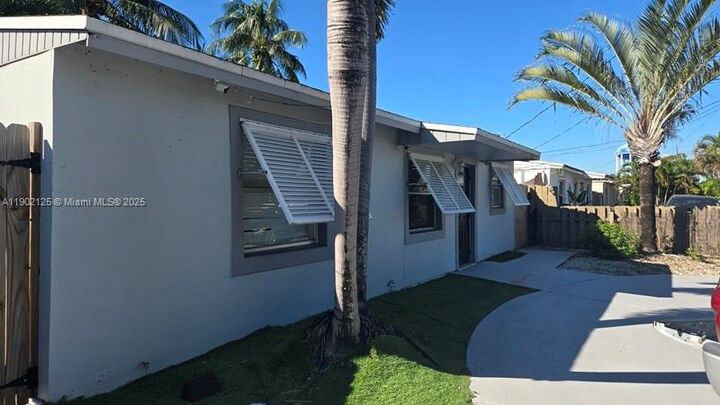 Property Photo:  2622 Sheridan St  FL 33020