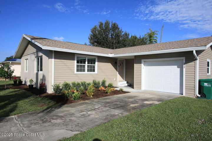 Property Photo:  572 Orange Avenue  FL 32958 