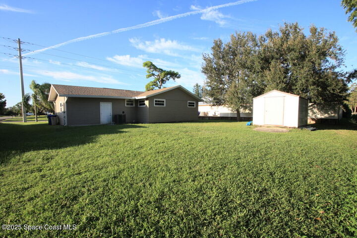 Property Photo:  572 Orange Avenue  FL 32958 