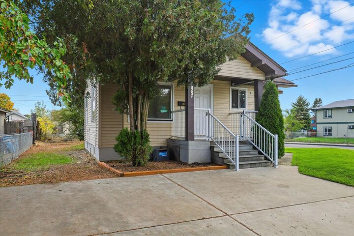 Property Photo:  1529 W Nora Ave  WA 99205