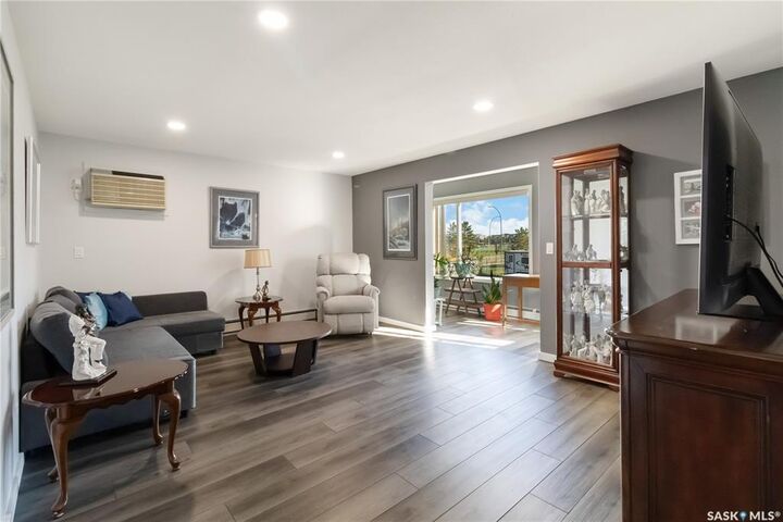 Property Photo:  103 Keevil Crescent 112  SK S7N 4L9 