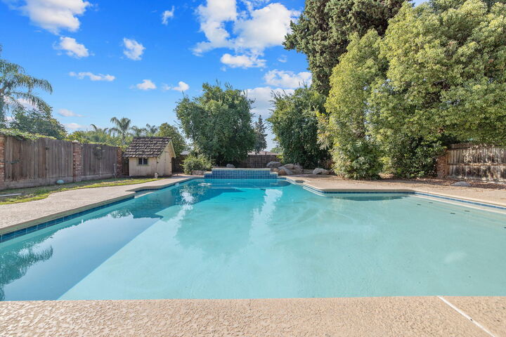 Property Photo:  1408 N Park Street  CA 93291