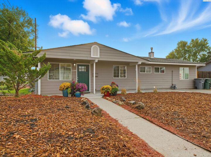 Property Photo: 2209 Boise St WA 99352