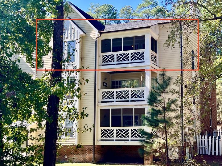 Property Photo: 1010 Kingswood Drive G NC 27517