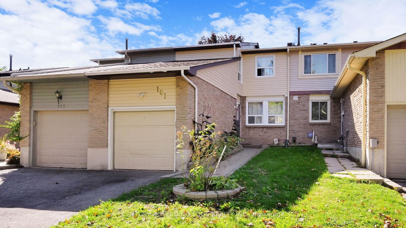 Property Photo: 101 Red River Crescent ON M1B 1Z5