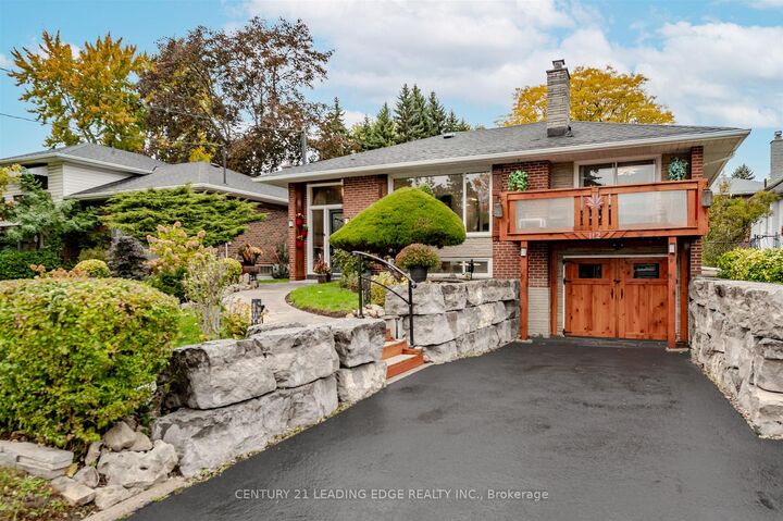 Property Photo:  112 Wyndcliff Crescent  ON M4A 2K3