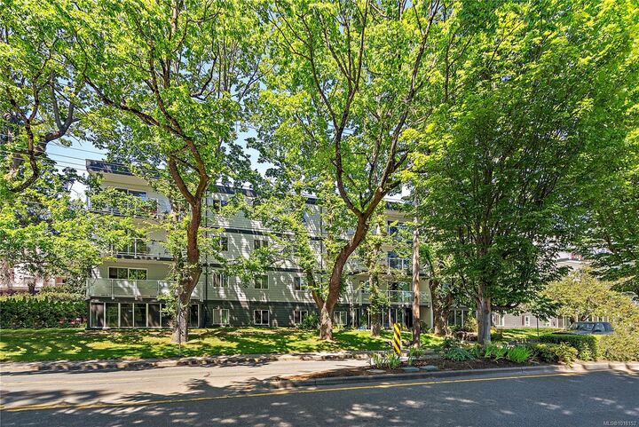 Property Photo: 1124 Esquimalt Rd 101 BC V9A 3N4