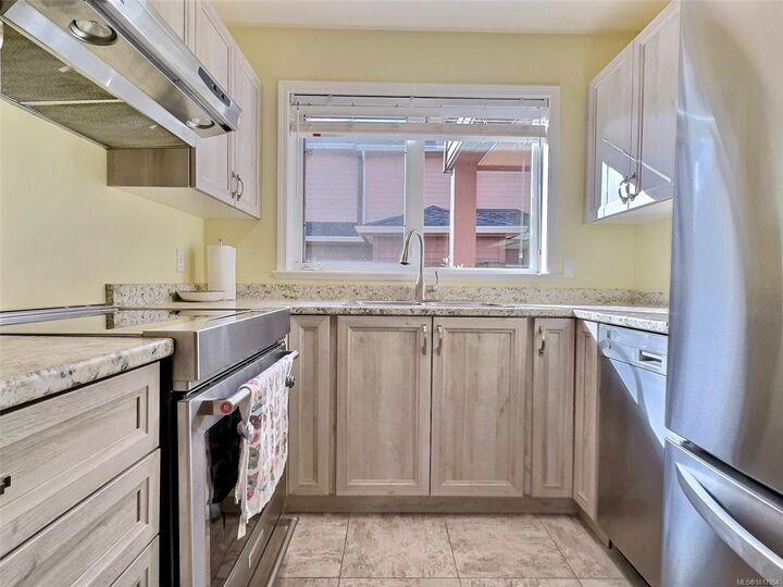 Property Photo:  1652 Creekside Dr  BC V9S 5V8 