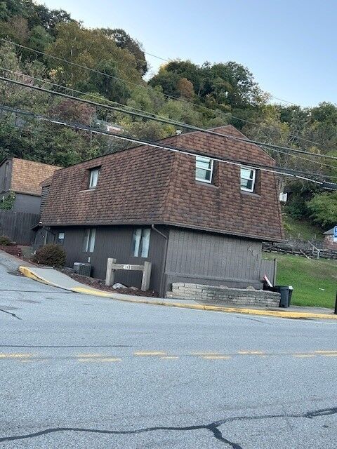 Property Photo:  401 Freeport Road  PA 15030