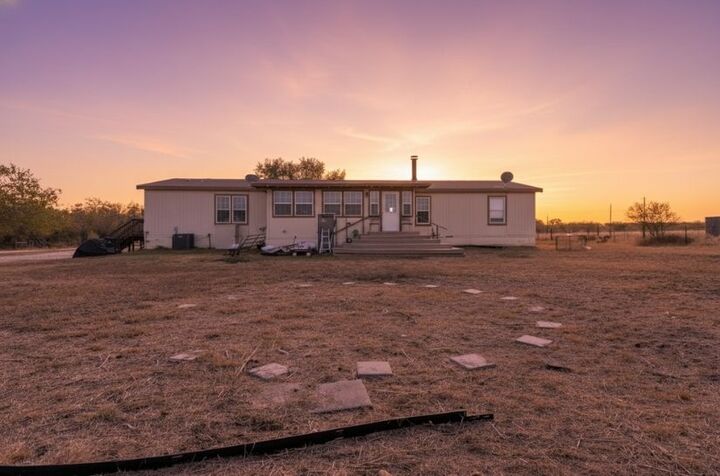 Property Photo:  401 High Ridge Meadows Drive  TX 78629