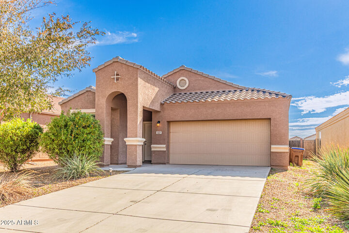 Property Photo: 5021 E Kyanite Road AZ 85143