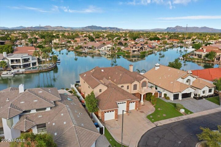 Property Photo:  1748 E Queen Palm Drive  AZ 85234 