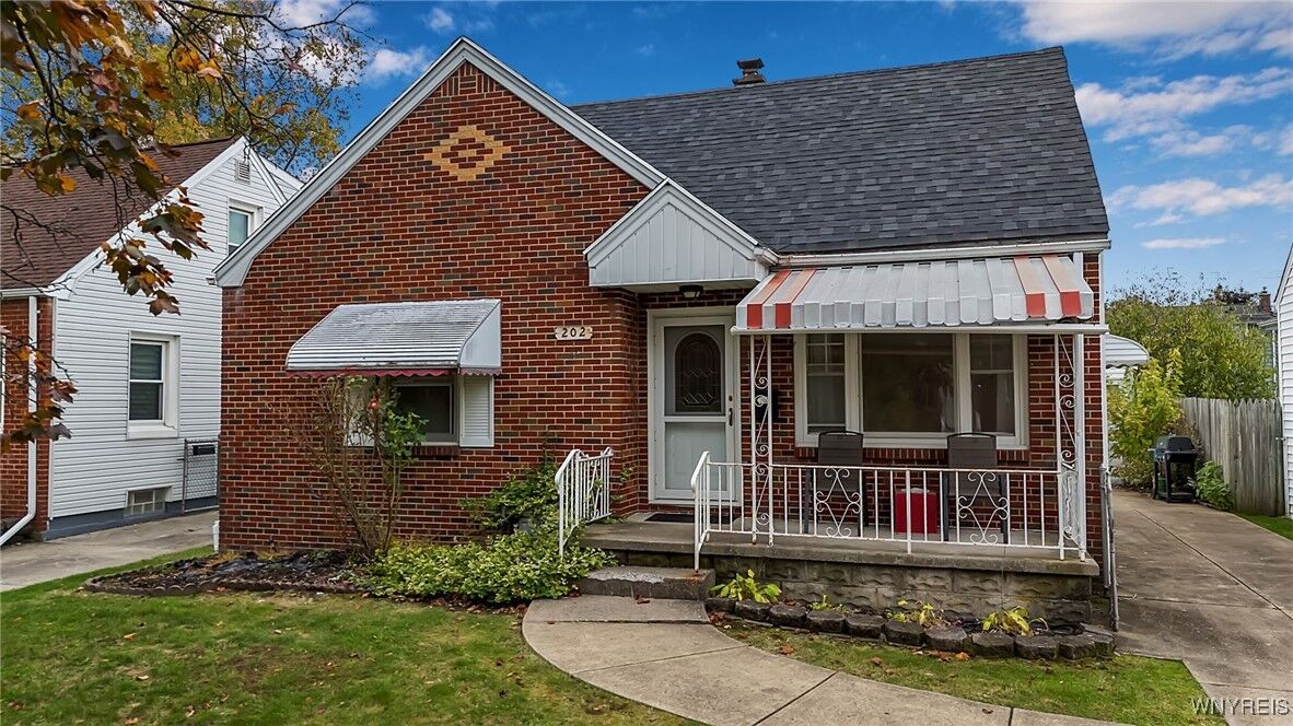 Property Photo:  202 Marjorie Drive  NY 14223